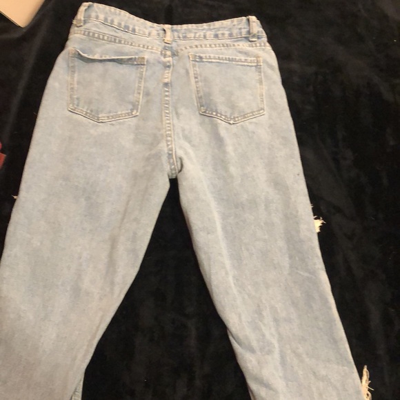 Ripped Jeans - Picture 3 of 4